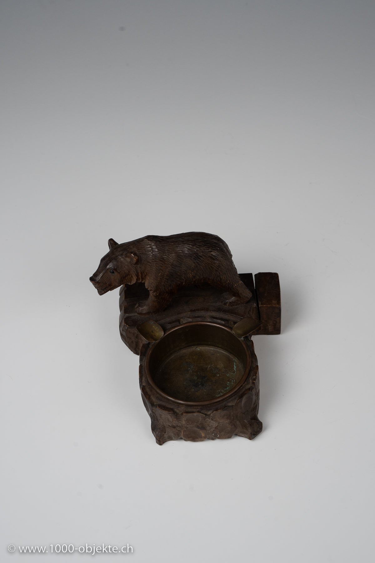 Wood bear ashtray brass Brienz. Brienzer bear around 1900-1920 Switzerland