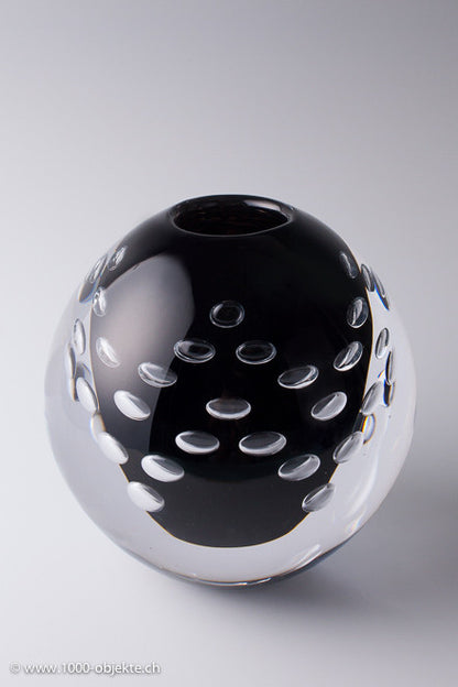 Vase "Dot".  Malin Lindahl for  Orrefors