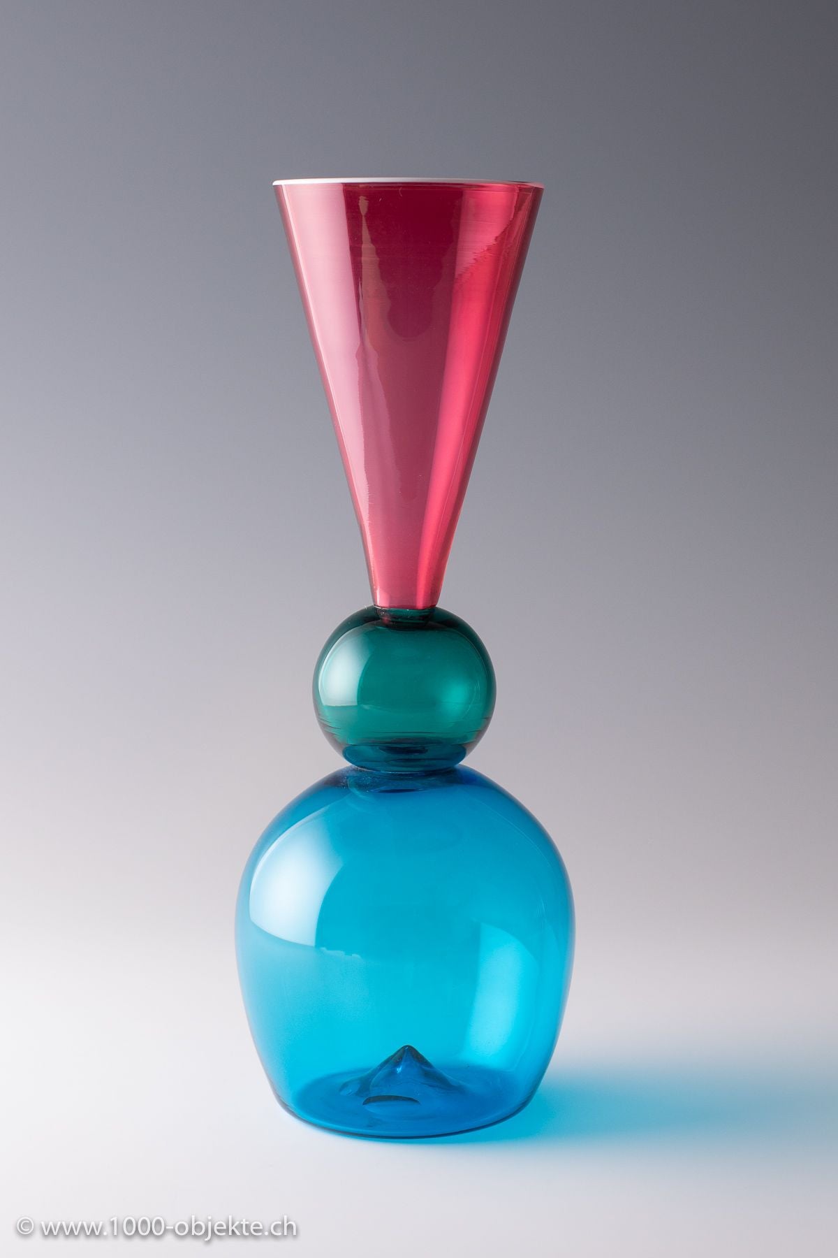 Yoochi Ohira. An incalmo vase in thin blown glass, 1988.